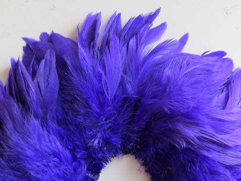 Purple Strung Rooster Schlappen Feathers