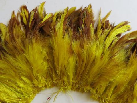 yellow-ginger-rooster-schlappen-strung-closeup